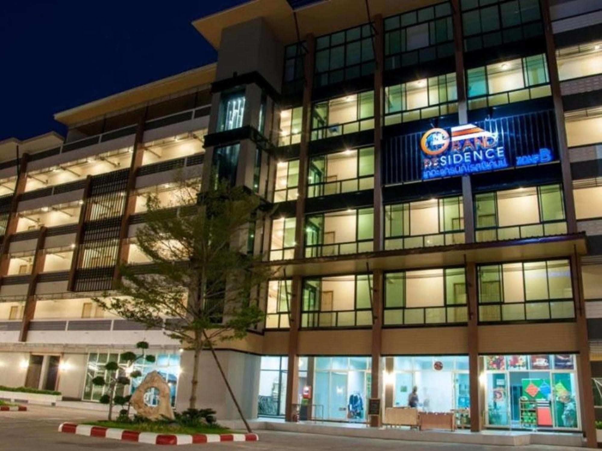 The Grand Residence Nakhonratchasima Exteriör bild